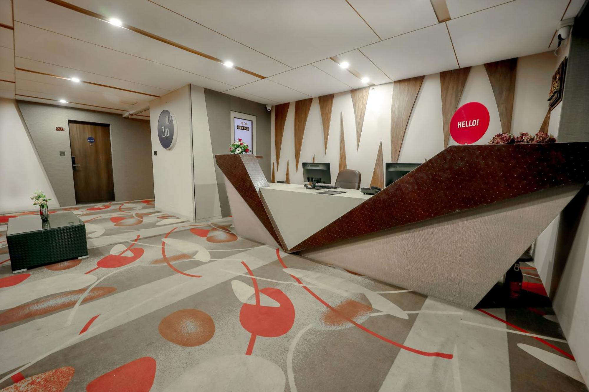 Zip By Spree Hotels Szúrat Kültér fotó